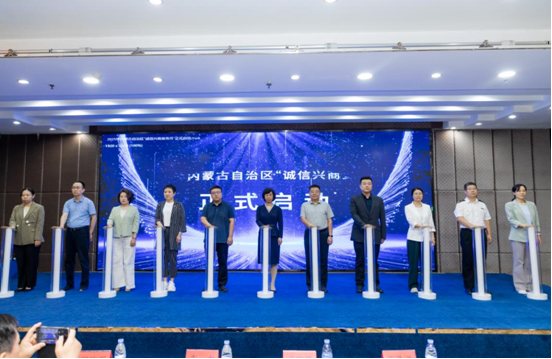 b940e91b433f4f63b37ce39c57f1e572.png
