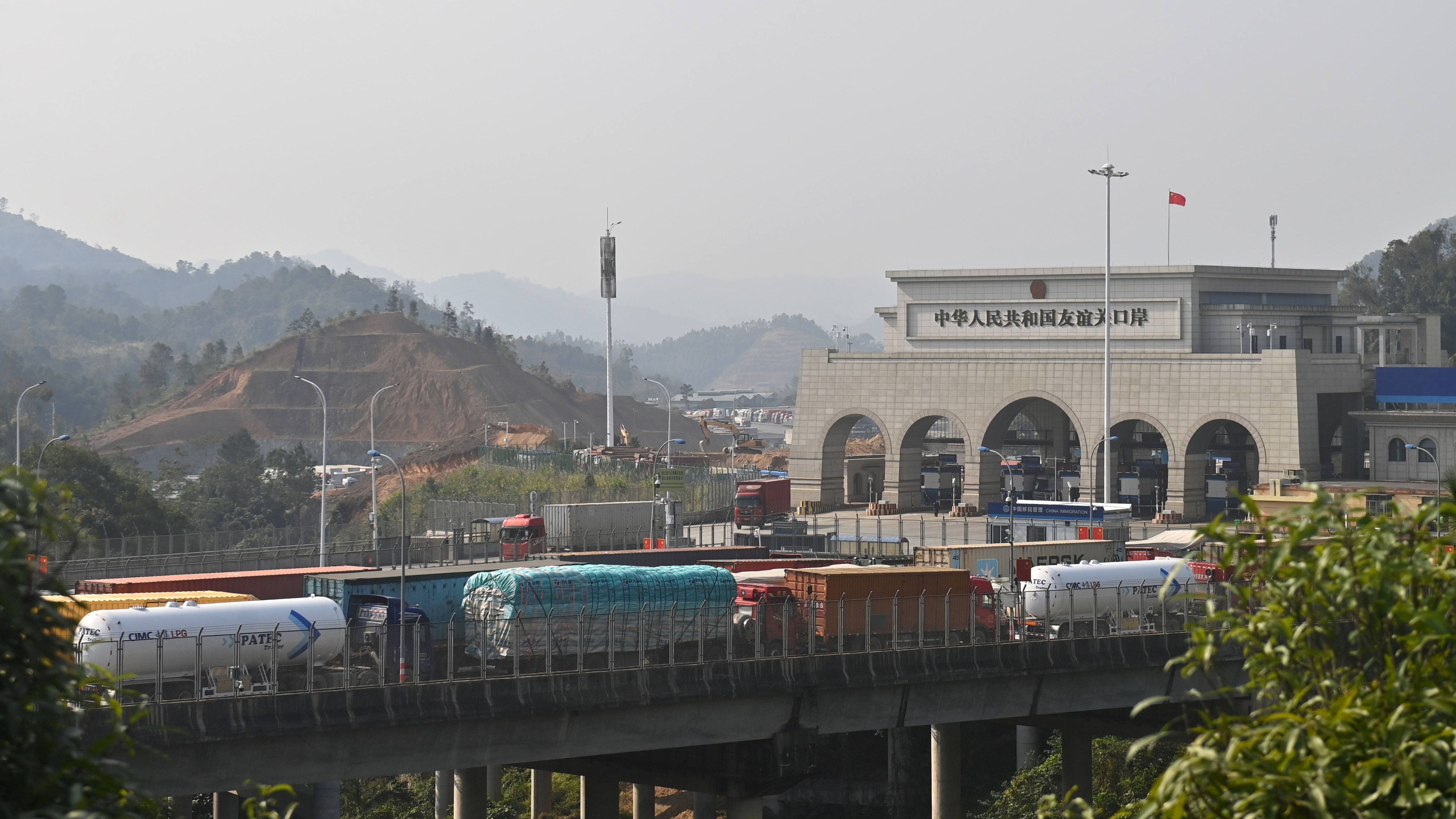 广西友谊关口岸：“快捷通”再升级 出入境更便利