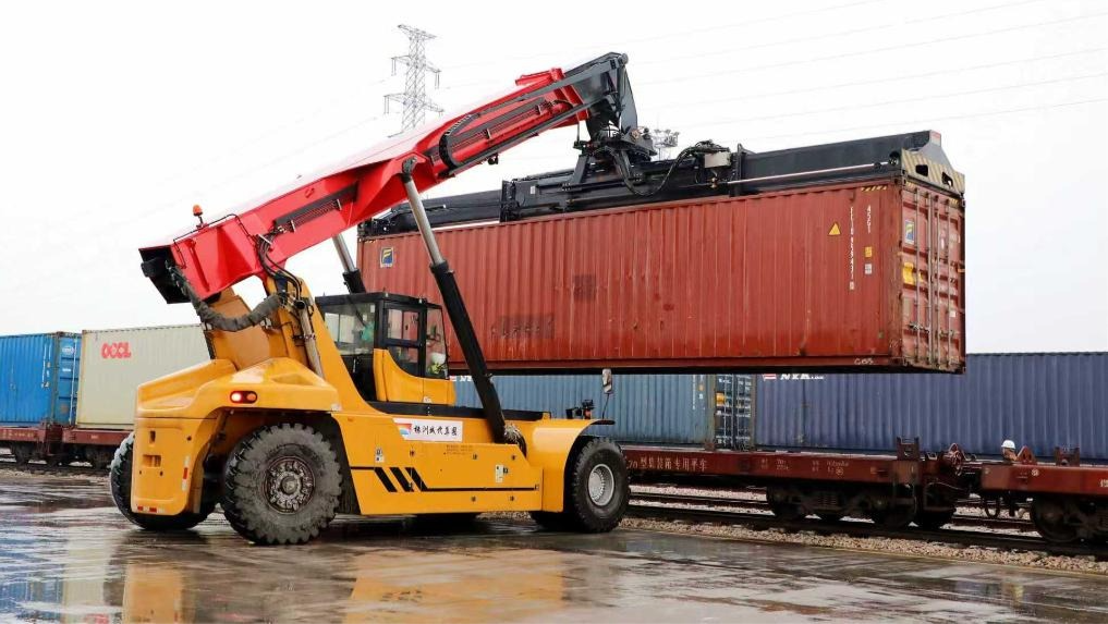 “湘粤非”铁海联运国际班列开行2000列