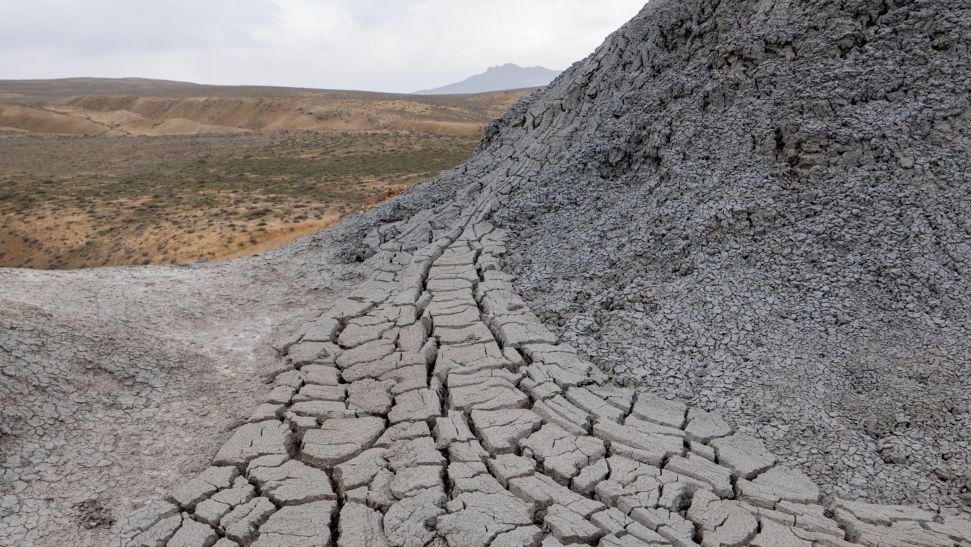 探访阿塞拜疆泥火山公园