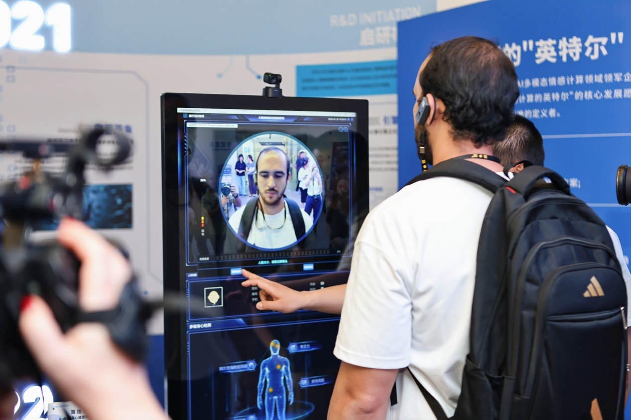 597f425ac1634d88b27a0cfbed175190.png