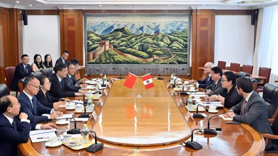 周海兵副主任会见秘鲁能矿部长新野