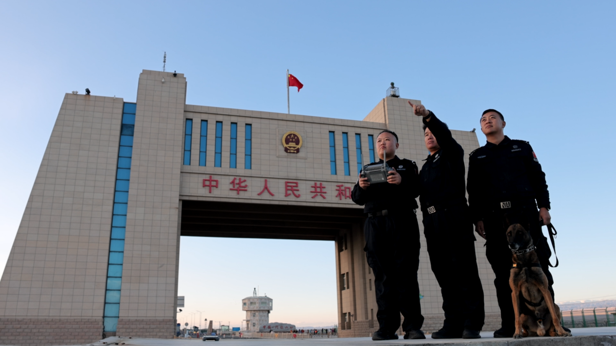 阿拉山口1.png