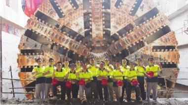 卡纳普里河底的“矛盾”之战