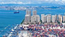 China's foreign trade up 2.9 pct in H1