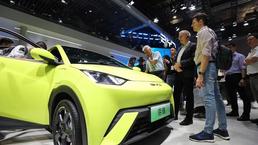 Chinese automakers unveil new models at Indonesia auto show