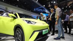 Chinese automakers unveil new models at Indonesia auto show