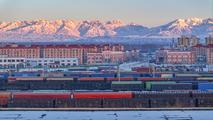 Xinjiang's two railway ports see over 10,000 China-Europe freight train trips in 2025