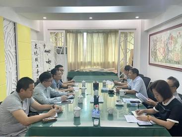 海南省能源协会会长吴太能与中国国际商会海南商会秘书长彭怀安一行座谈