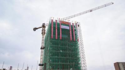 中企承建埃塞俄比亚航空总部大楼主建筑封顶