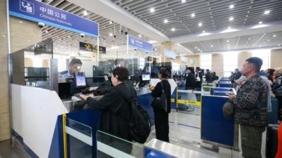 二连浩特口岸今年出入境旅客突破200万人次