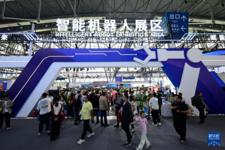 新华全媒+丨在世界制造业大会看机器人大显身手