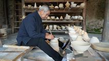 China's "porcelain capital" goes global with creative new designs