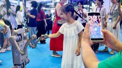 东博会手记：那些握了又握的手