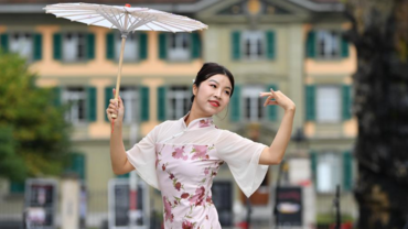 Chinese music, dance light up Bern's old city plaza