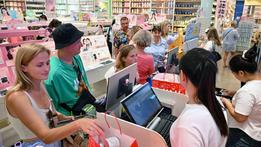 China Focus: Favorable travel policies elevate China's appeal to int'l tourists