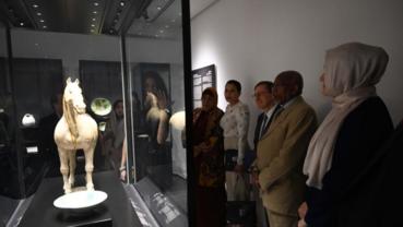 Chinese art exhibition opens in Kuwait highlighting cultural exchanges