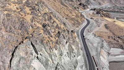 一带一路故事绘｜天堑变通途——帕米尔高原上的中塔公路巡礼