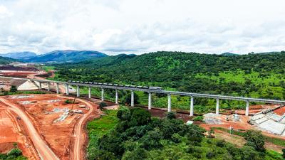 金融“动脉”助力西芒杜铁矿“破地而出”