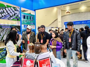 以产促引汇智  共绘发展蓝图——海南乐东亮相第二届中国（海南）人才交流大会