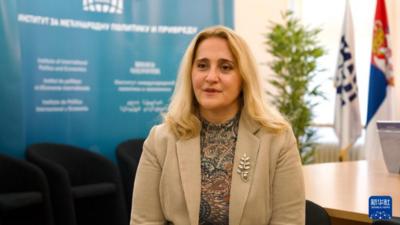 共话中国经济新机遇｜专访：中国制度型开放举措给各国企业带来多重机遇——访塞尔维亚国际政治经济研究所副所长拉杰瓦茨