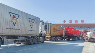 开放春城 风劲帆满