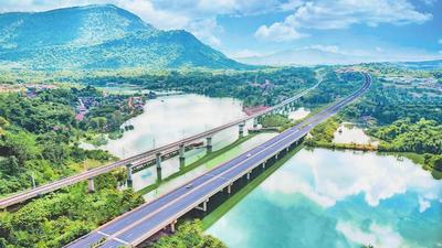 大道通衢联中老 五载同心铸标杆——中老高速公路万象至万荣段通车五周年纪实