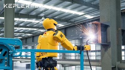 挑战高危作业  开普勒人形机器人实现国内首场“人机协作”高空焊接