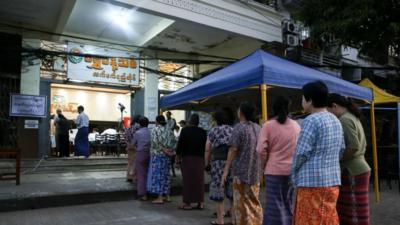 缅甸举行大选第三阶段投票