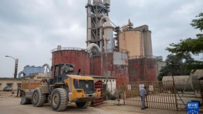 通讯丨“中国是改变我命运的起点”——刚果（布）新水泥厂“老翁”的故事