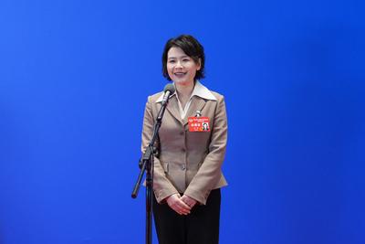 重庆市政协委员何弦：社会对职业教育的传统认知亟待更新