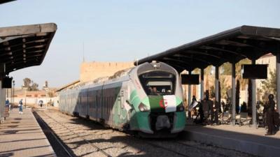 中企承建非洲首条沙漠重载铁路建成通车