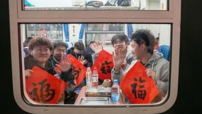 2026春运，山河行走间铺展团圆画卷