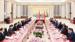 Chinese premier meets with Uruguayan president