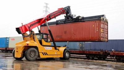 “湘粤非”铁海联运国际班列开行2000列