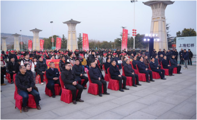 安徽寿县举行专列接站仪式迎接在外务工创业人员返乡