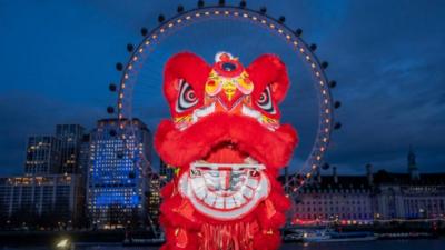 中国春节“圈粉”世界