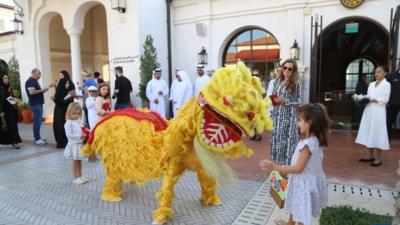 通讯｜暖风拂动“中国红”——阿联酋新春见闻