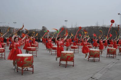 河南巩义：民俗表演添暖意 乡土文化润民心