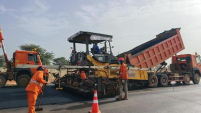 新春走基层丨“行百里者半九十”——中企承建塞内加尔高速公路项目紧张冲刺