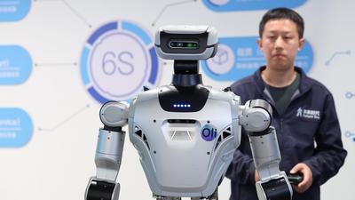 两会世界观察｜“创新，成为中国在世界上的新名片”