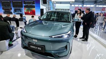 Chinese carmakers step up presence at Hungary auto show