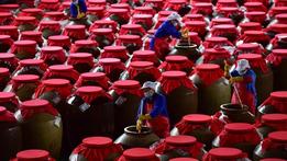 Feature: Thai chef finds taste of home in China's sour soup