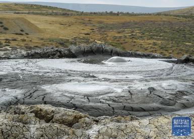 探访阿塞拜疆泥火山公园