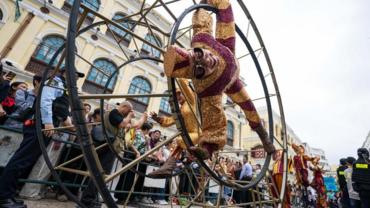 Macao int'l parade highlights Maritime Silk Road as cultural bridge