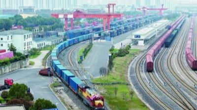 南京中欧班列一季度开行同比增长超五成 万里“铁马”驰骋新丝路