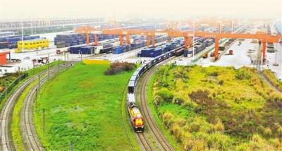 从重庆实践到全球公约 一张铁路提单 为陆上贸易“破局”