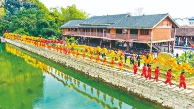 “到中国参加‘春龙节’，就像走亲戚一样”