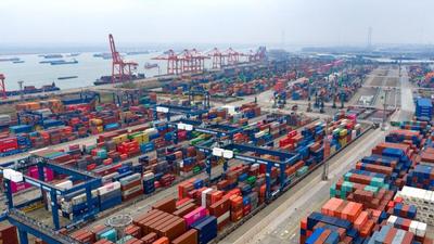 财经聚焦丨增速创近5年最高，三大关键因素支撑中国外贸起势有力