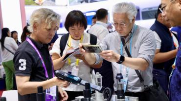 Foreign buyers hit record for first phase of China's Canton Fair